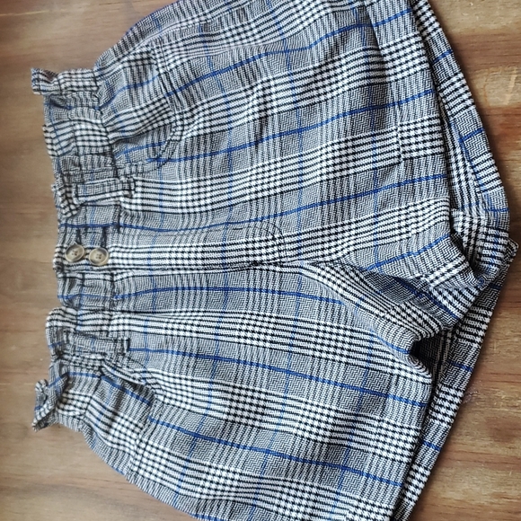 American Eagle high waist shorts - Picture 1 of 3